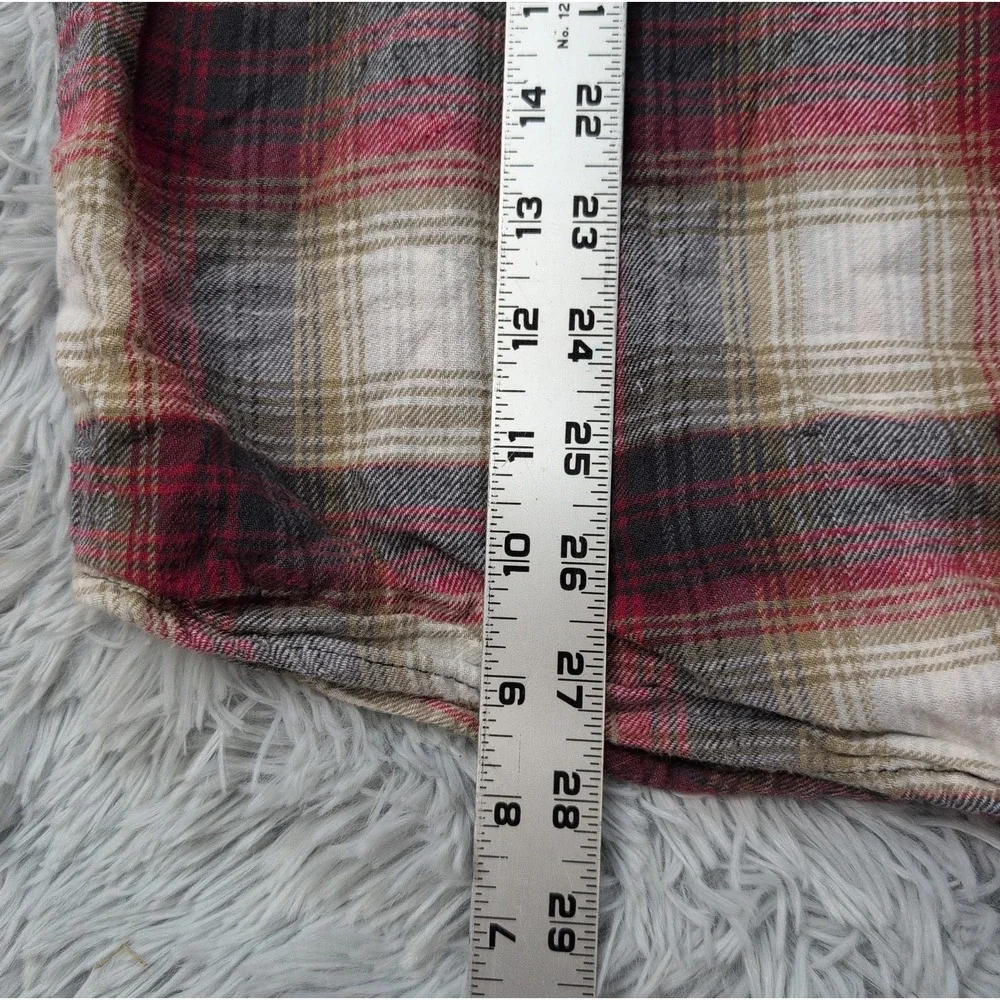 BTC Shirt Mens L Red Plaid Chore Workwear Button Up Pocket Comfort Soft